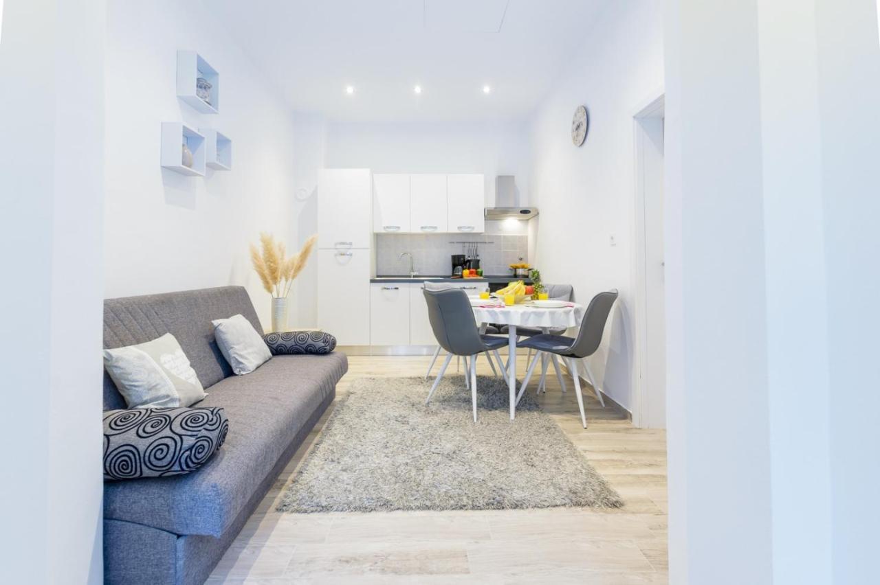 Charming Apartment In Town Center Pula Dış mekan fotoğraf